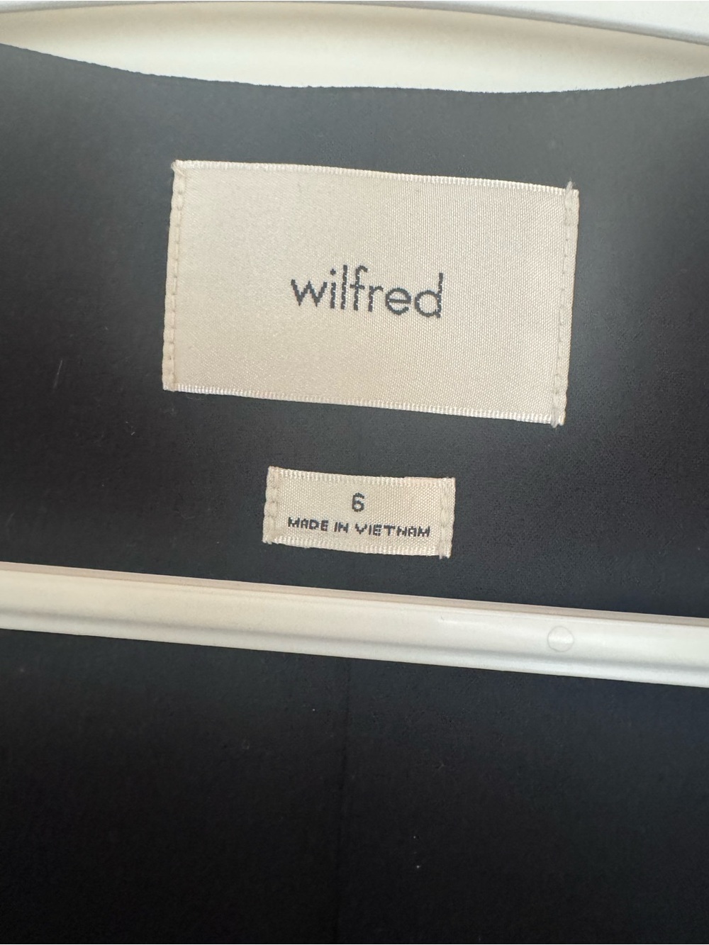Wilfred Black Minimalist Labeled Vest - Picture 4 of 5